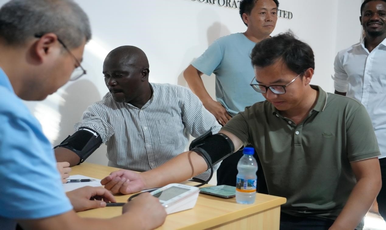 醫(yī)療隊專家診療現(xiàn)場。中國土木供圖