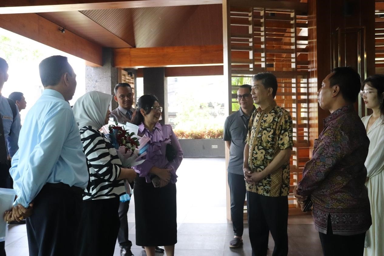 馬蒂尼與師生交流。烏達雅納大學旅游孔子學院供圖