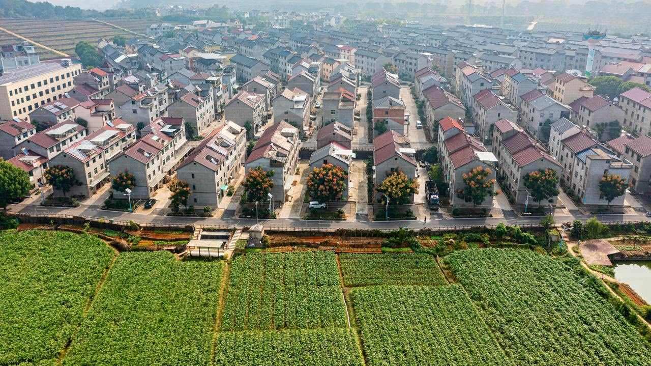 衢州市衢江區(qū)云溪鄉(xiāng)希望新村鳥(niǎo)瞰圖。衢州市衢江區(qū)委宣傳部 供圖