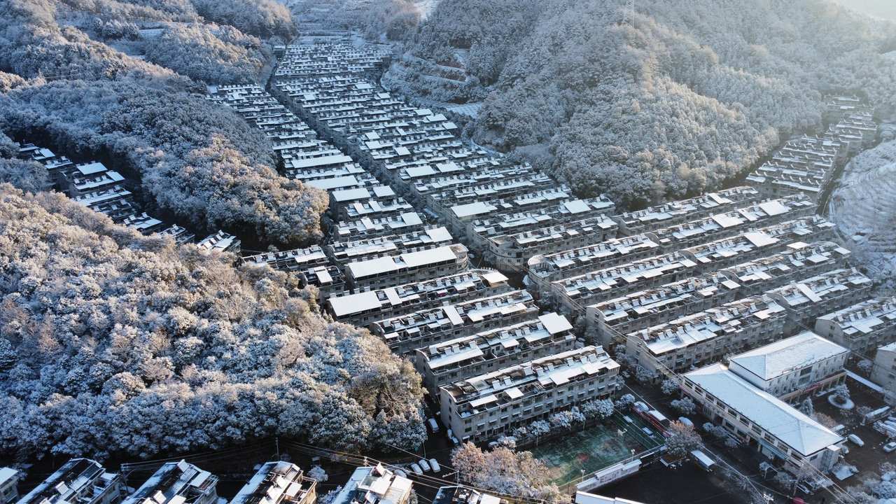 慶元縣濛洲街道同濟(jì)新村，雪后初霽。慶元縣融媒體中心 供圖
