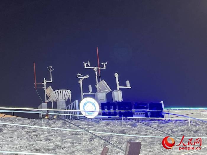園區(qū)內(nèi)九要素自動氣象觀測站。人民網(wǎng) 高清揚攝