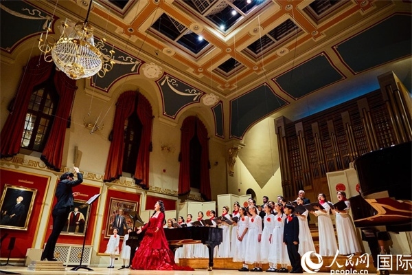 大合唱《燈火里的中國》。楊浩鵬攝