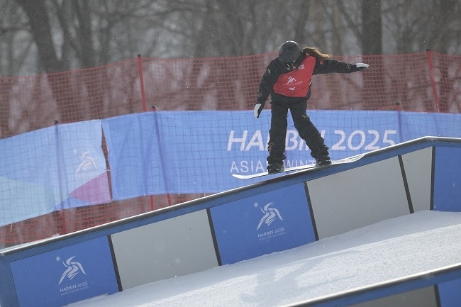 2月8日，張小楠在比賽中。新華社記者 楊冠宇攝