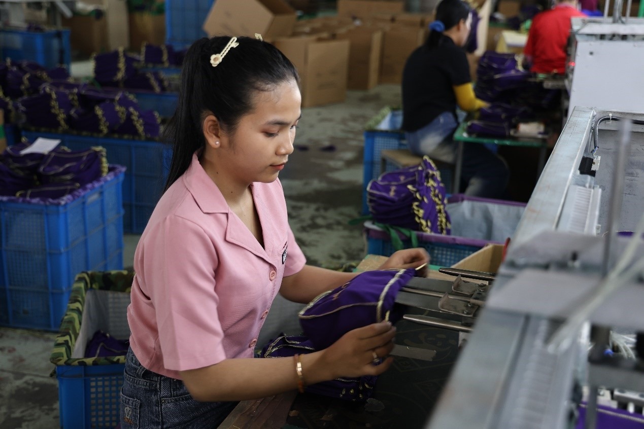 達(dá)尼在西港特區(qū)內(nèi)工作。西港特區(qū)供圖