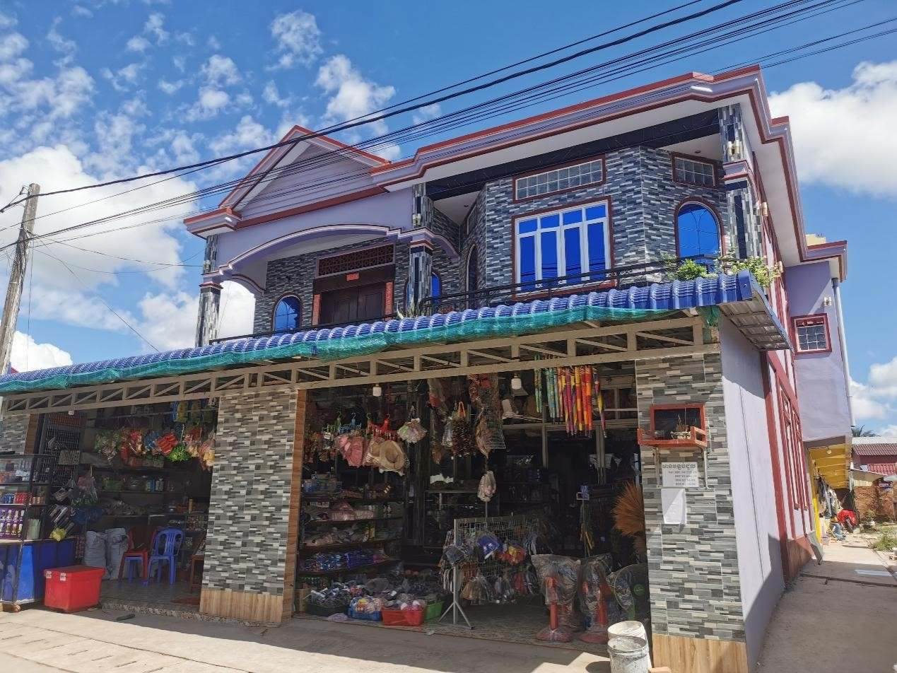 毗鄰西港特區(qū)的商店。西港特區(qū)供圖