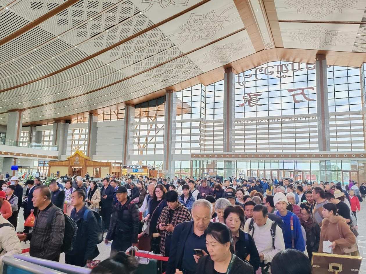 春節(jié)期間的中老鐵路萬(wàn)象站。李加勇攝