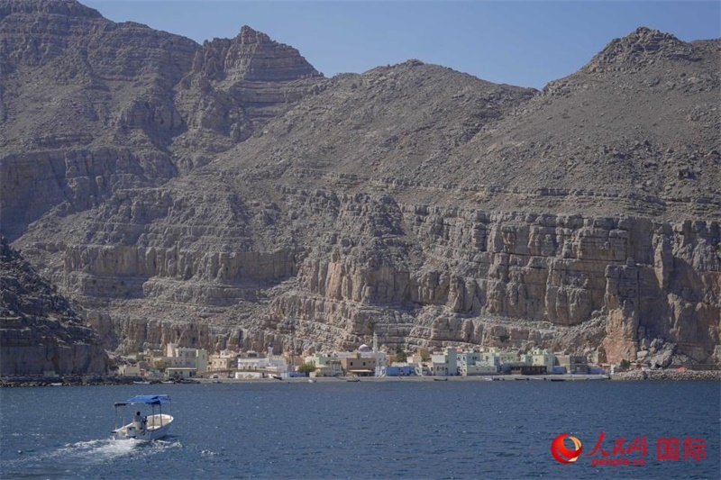 遠(yuǎn)眺庫姆扎爾村。人民網(wǎng) 塔里克·易卜拉欣攝