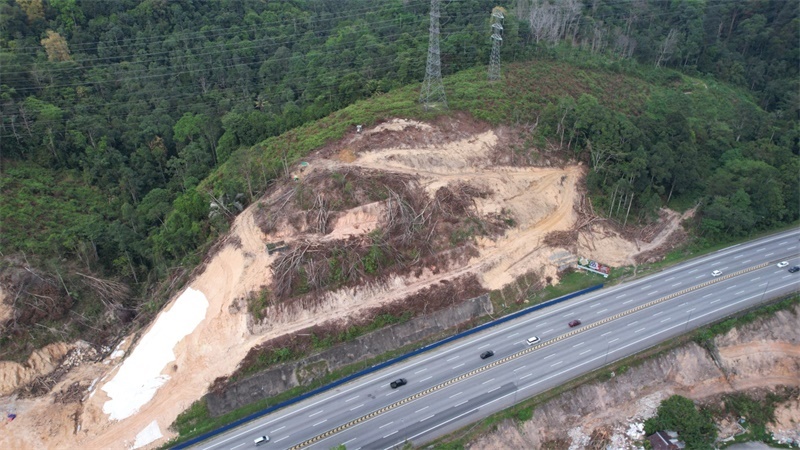 圖為施工現(xiàn)場。 鄧騰亮攝