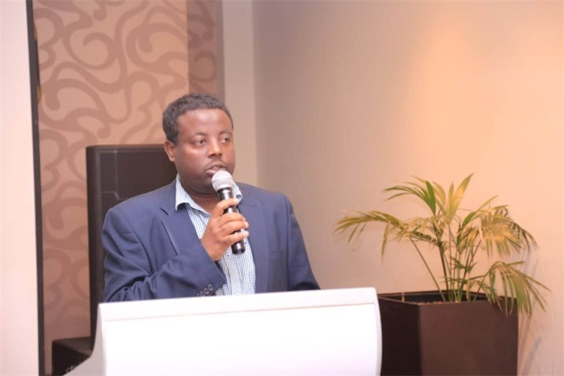 圖為埃塞俄比亞亞的斯亞貝巴大學(xué)政策研究員巴盧·德米西。受訪者供圖