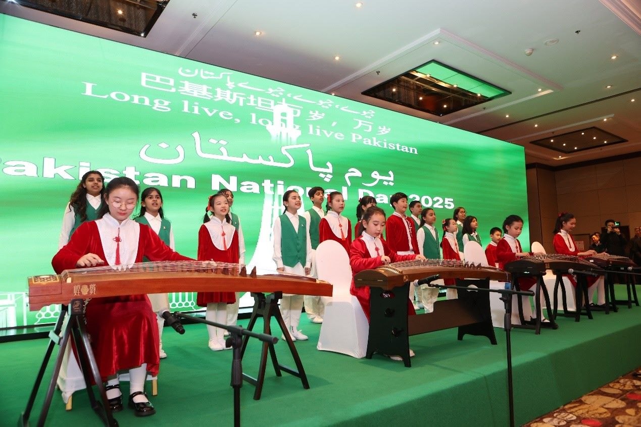 中巴兩國學(xué)生演出。巴基斯坦駐華大使館供圖
