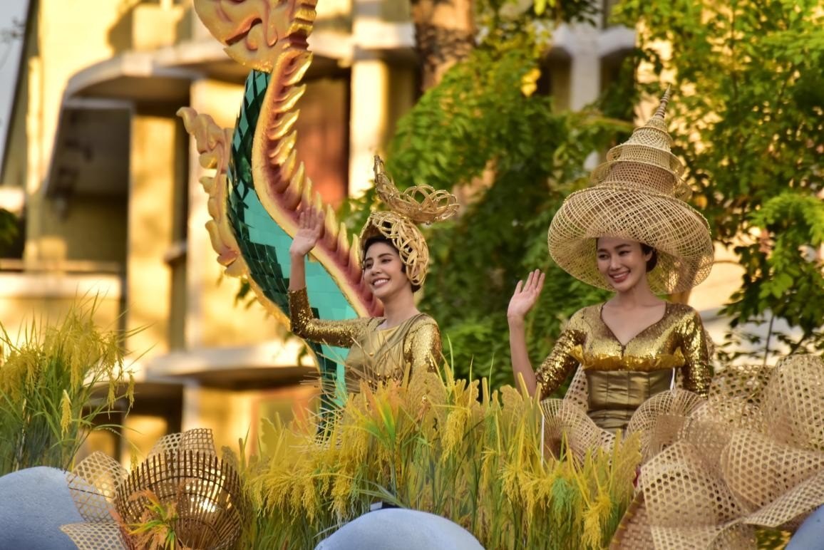 “祝福之河”花車以神龍形象象征水的神圣與豐饒，寓意祈福納祥。泰國國家旅游局供圖