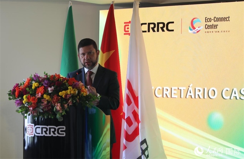 里約州民政廳廳長尼古拉·莫雷拉·米喬內(nèi)出席活動并致辭。人民網(wǎng)記者 宋亦然攝