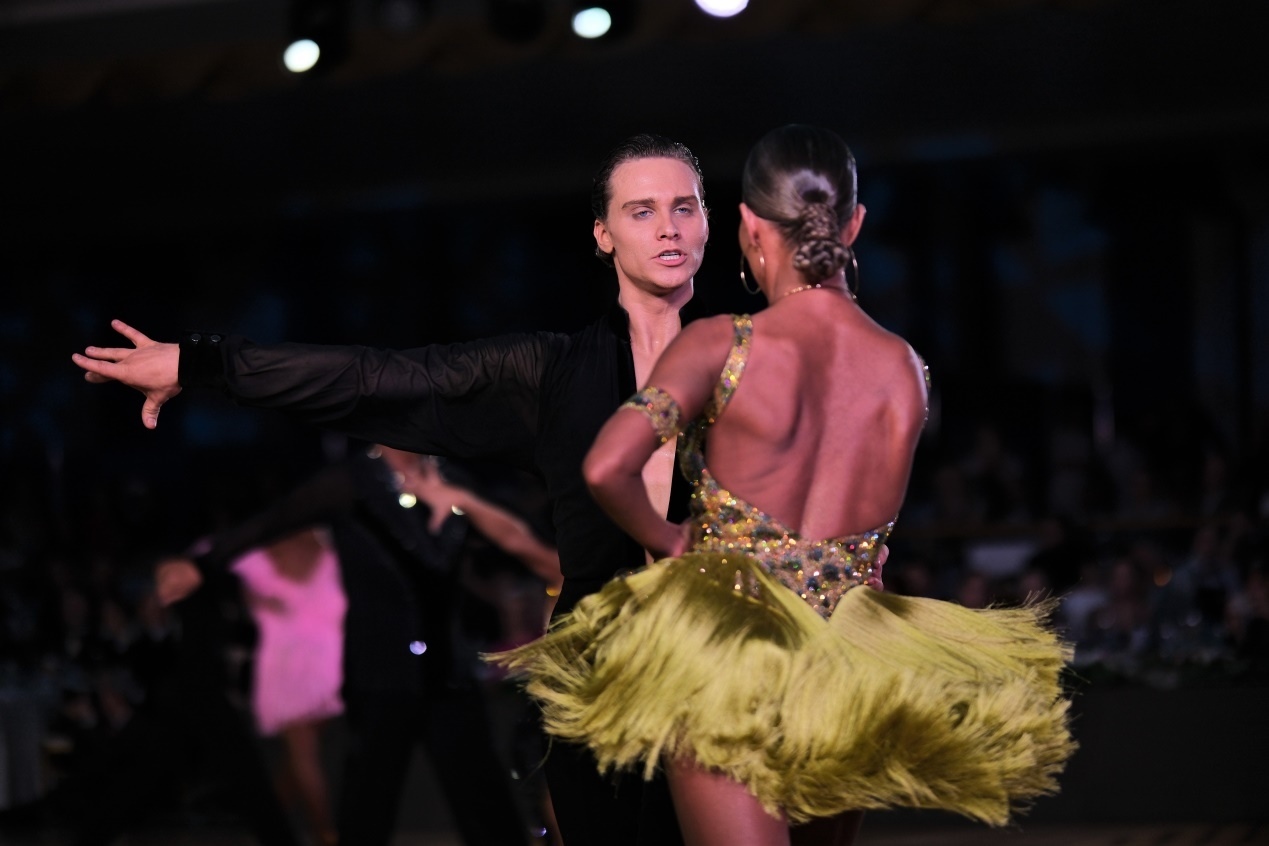 第七屆“克里姆林宮杯”國(guó)標(biāo)舞錦標(biāo)賽現(xiàn)場(chǎng)。于子恒攝