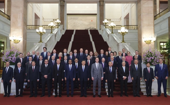 3月28日上午，國家主席習近平在北京人民大會堂會見國際工商界代表。新華社記者 丁林 攝