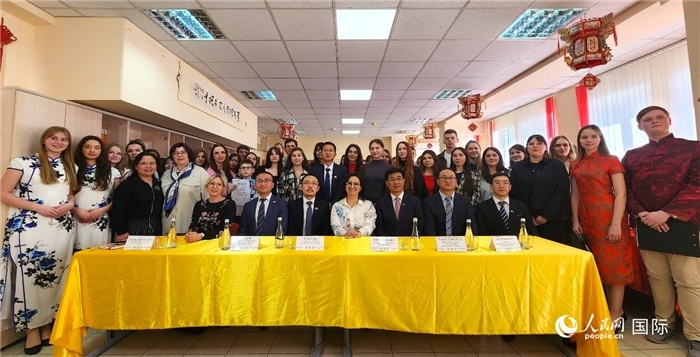 參加中文翻譯比賽全體人員合影。人民網(wǎng)記者 蔡子暢攝