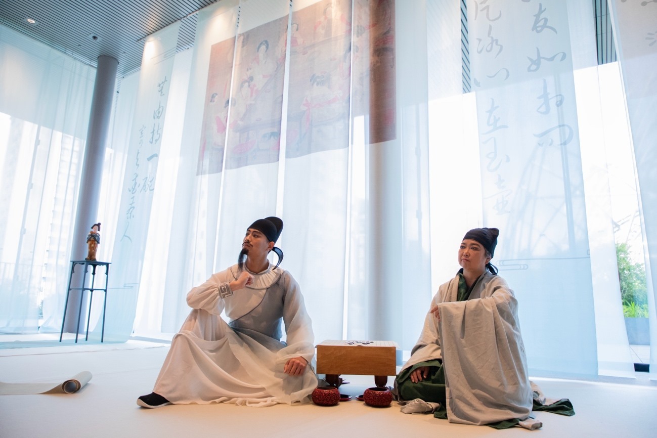 白居易與茶仙盧仝。中國(guó)駐大阪旅游辦事處供圖