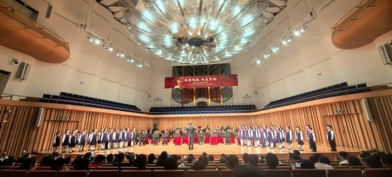 重慶大學(xué)城樹人小學(xué)校管樂團(tuán)參加比賽。