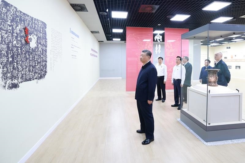 △2024年9月10日，習(xí)近平總書(shū)記來(lái)到陜西寶雞市參觀寶雞青銅器博物院。