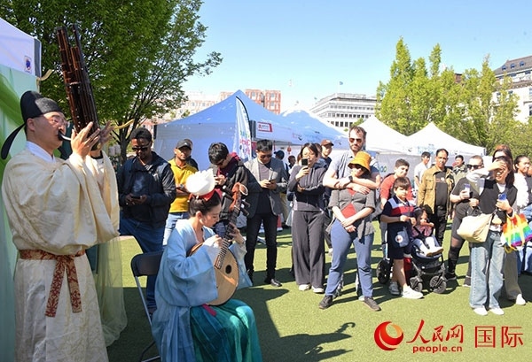 明月民樂工坊展示。人民網(wǎng)記者 殷淼攝