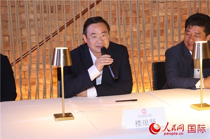 浙江省麗水市海外聯(lián)誼會會長樓瑯堅在座談會上致辭。 人民網(wǎng)記者 時元皓攝