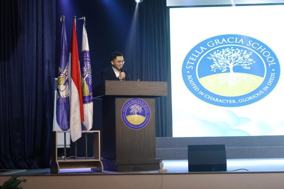 安德魯致辭。哈山努丁大學孔子學院供圖